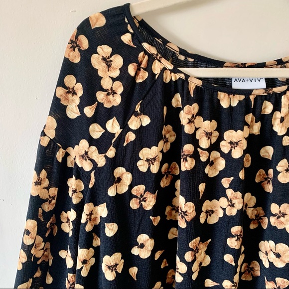 NEW Ava & Viv ✨ Golden Floral Long Sleeve Top Size 1X - Picture 3 of 10